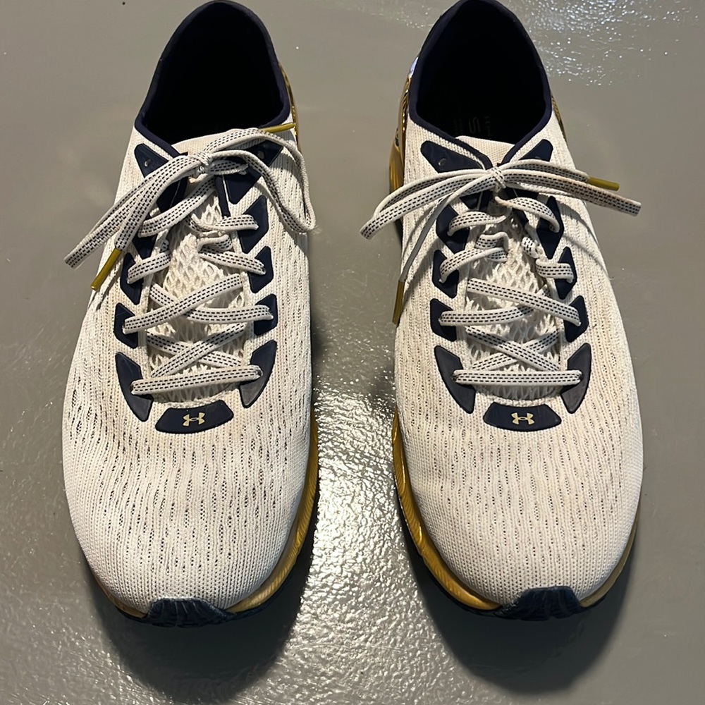 Men’s under armour shoes, size 10.5